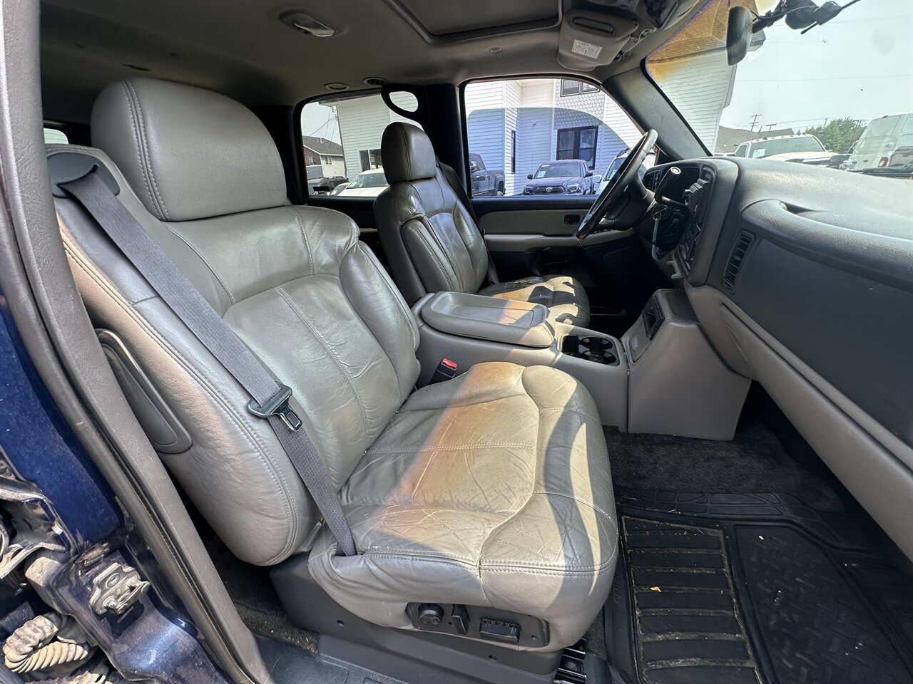 2002 Chevrolet Tahoe 4dr AS-IS. - Photo 6 - Post Falls, ID 83854