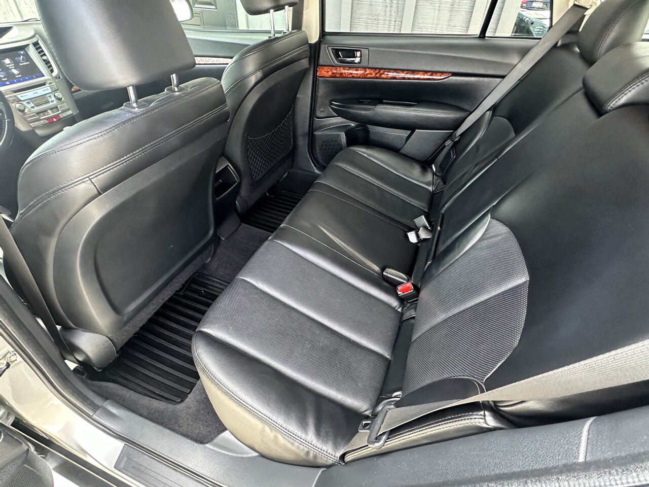 2011 Subaru Outback 3.6R Limited - Photo 10 - Post Falls, ID 83854
