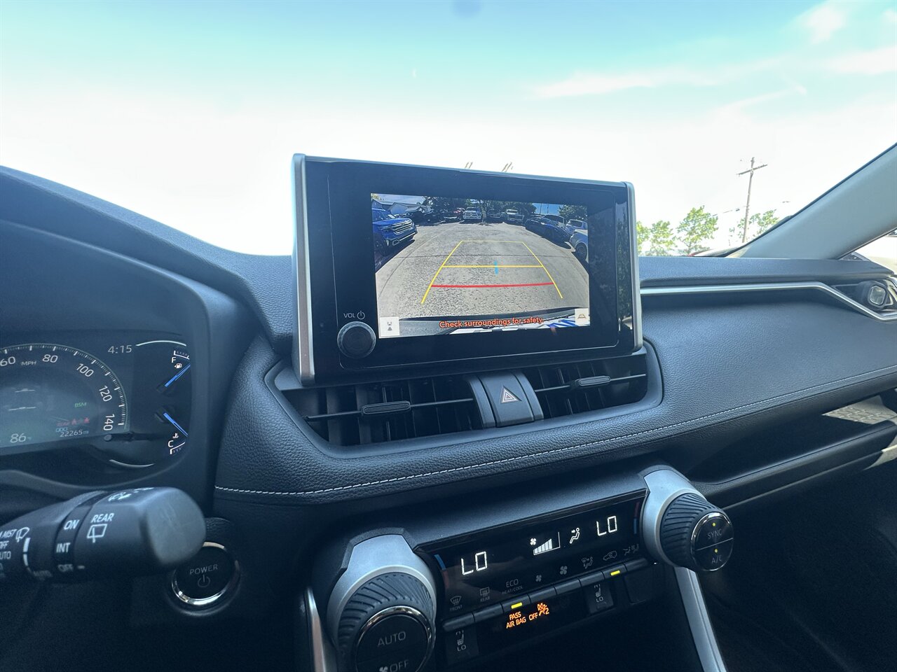 2023 Toyota RAV4 Hybrid XLE. 22k miles! Great MPG . Best Hybrid Out there! Very Nice Car, Well Maintained and Clean Car! - Photo 8 - Post Falls, ID 83854