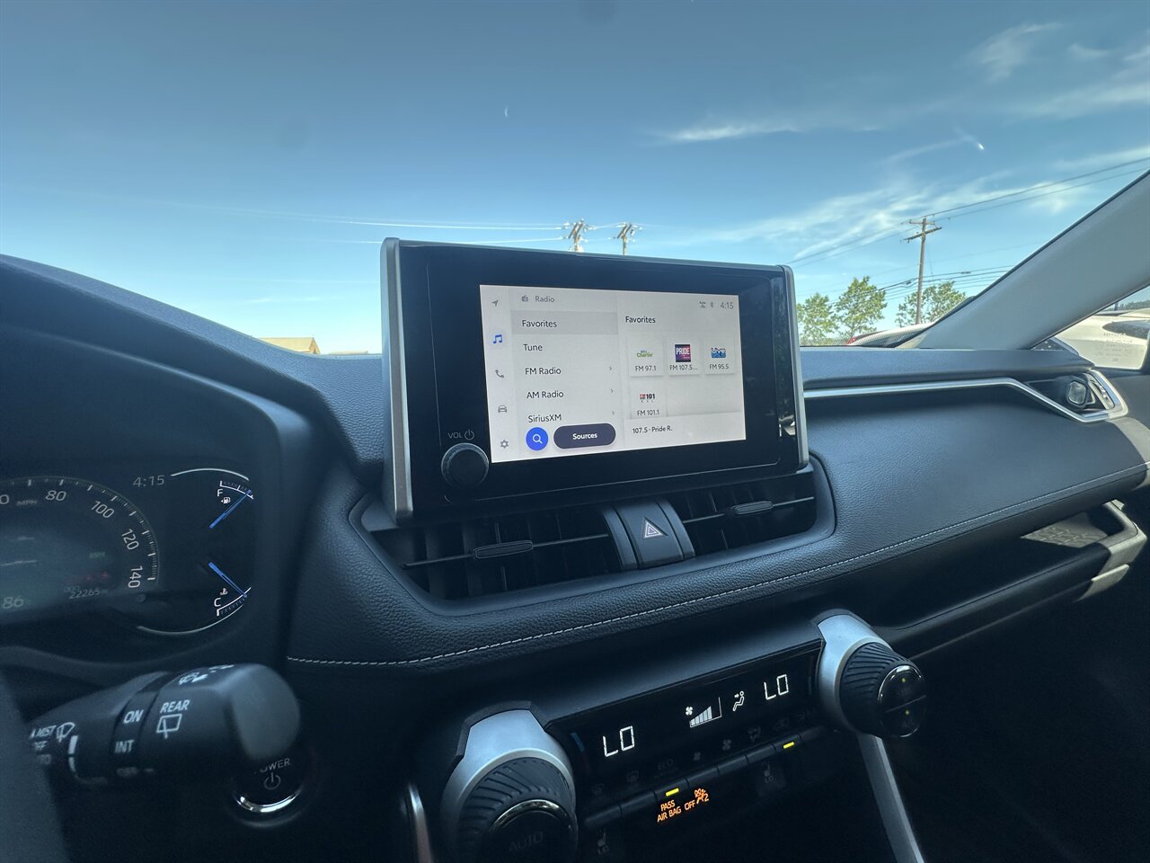 2023 Toyota RAV4 Hybrid XLE. 22k miles! Great MPG . Best Hybrid Out there! Very Nice Car, Well Maintained and Clean Car! - Photo 9 - Post Falls, ID 83854