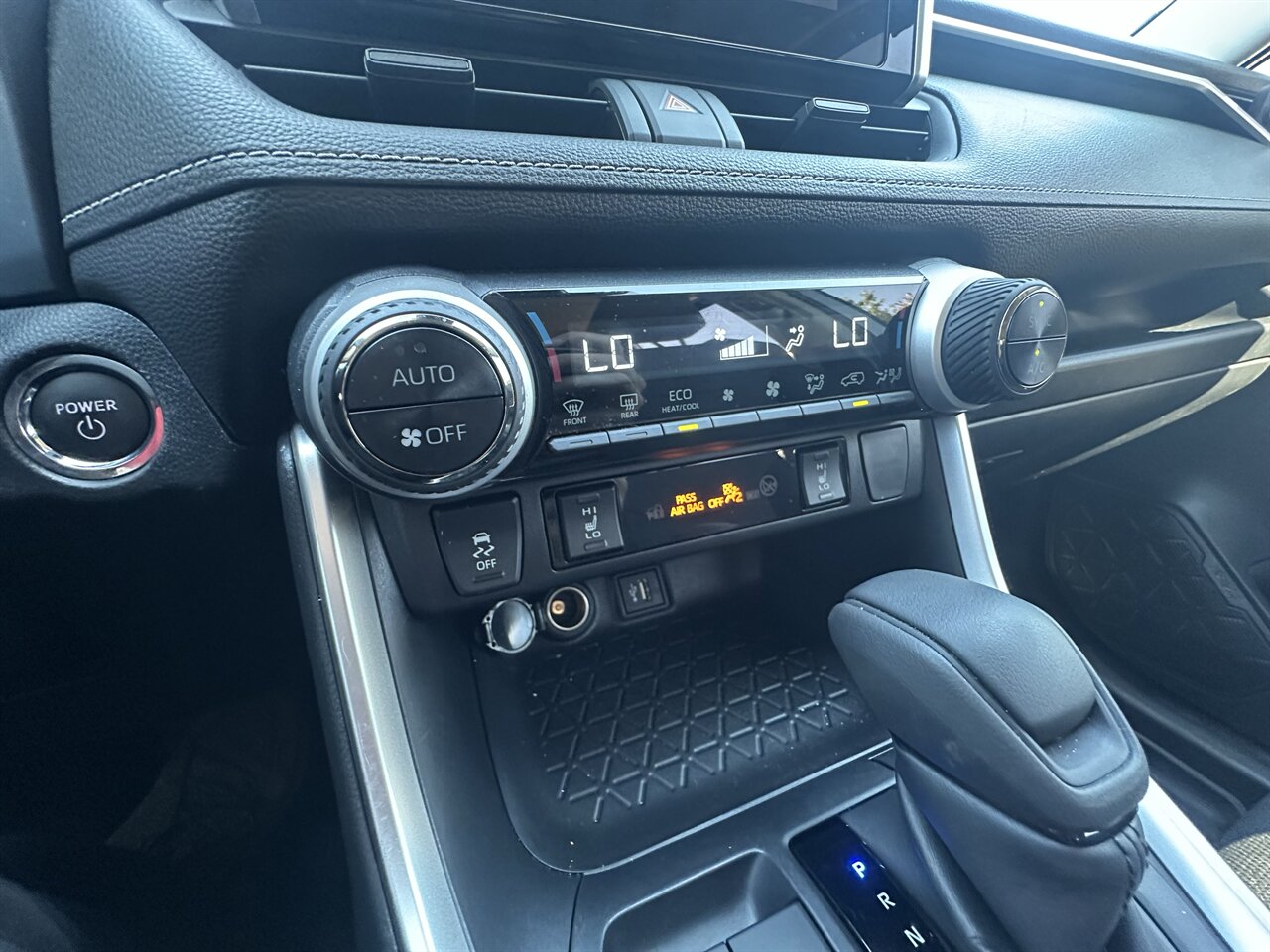 2023 Toyota RAV4 Hybrid XLE. 22k miles! Great MPG . Best Hybrid Out there! Very Nice Car, Well Maintained and Clean Car! - Photo 7 - Post Falls, ID 83854