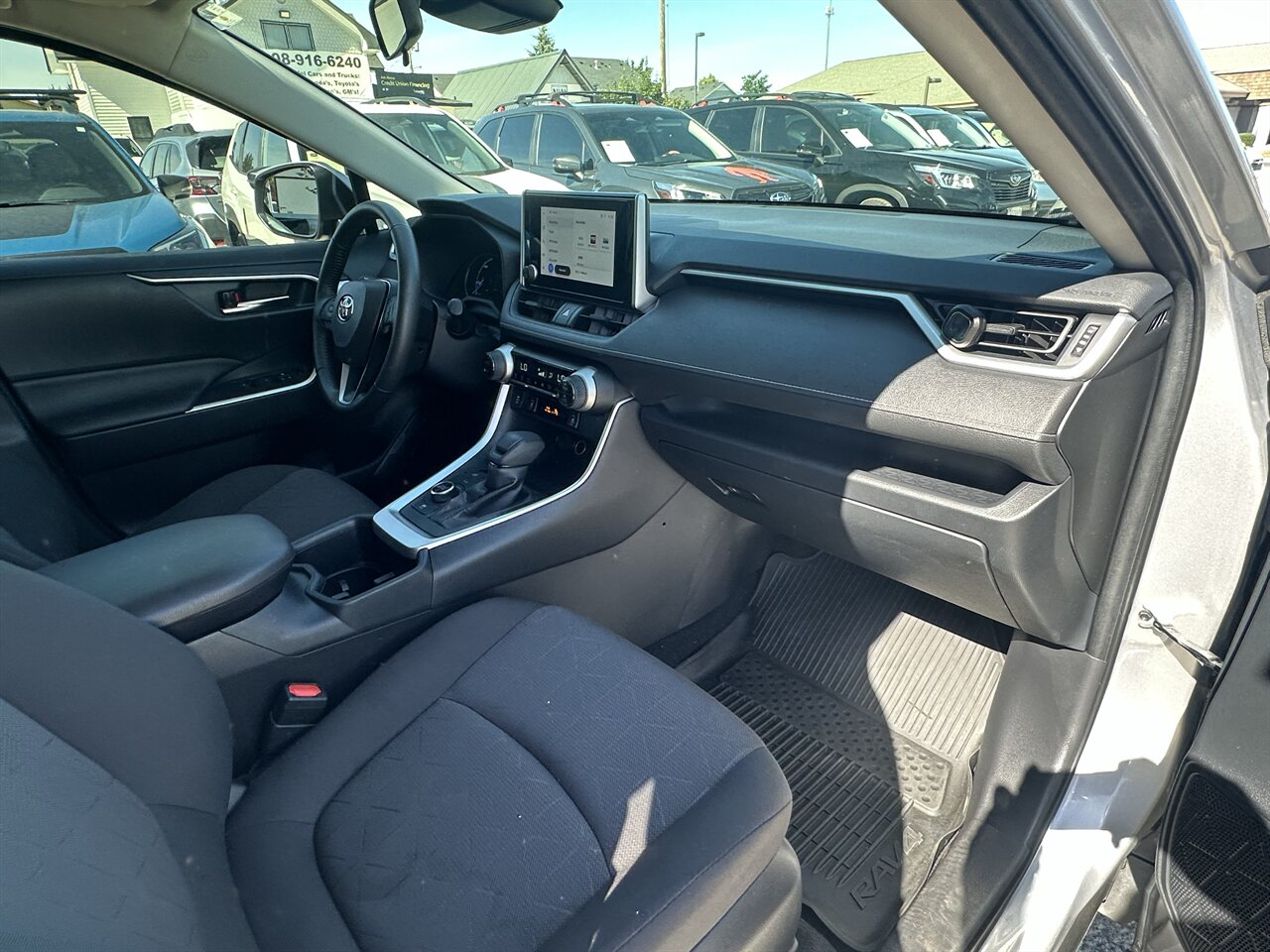 2023 Toyota RAV4 Hybrid XLE. 22k miles! Great MPG . Best Hybrid Out there! Very Nice Car, Well Maintained and Clean Car! - Photo 10 - Post Falls, ID 83854
