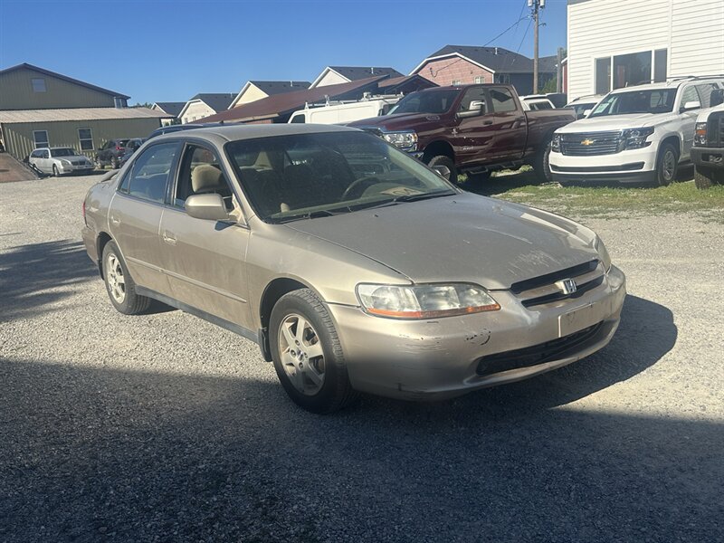 2000 Honda Accord SE.  Sold AS-IS.