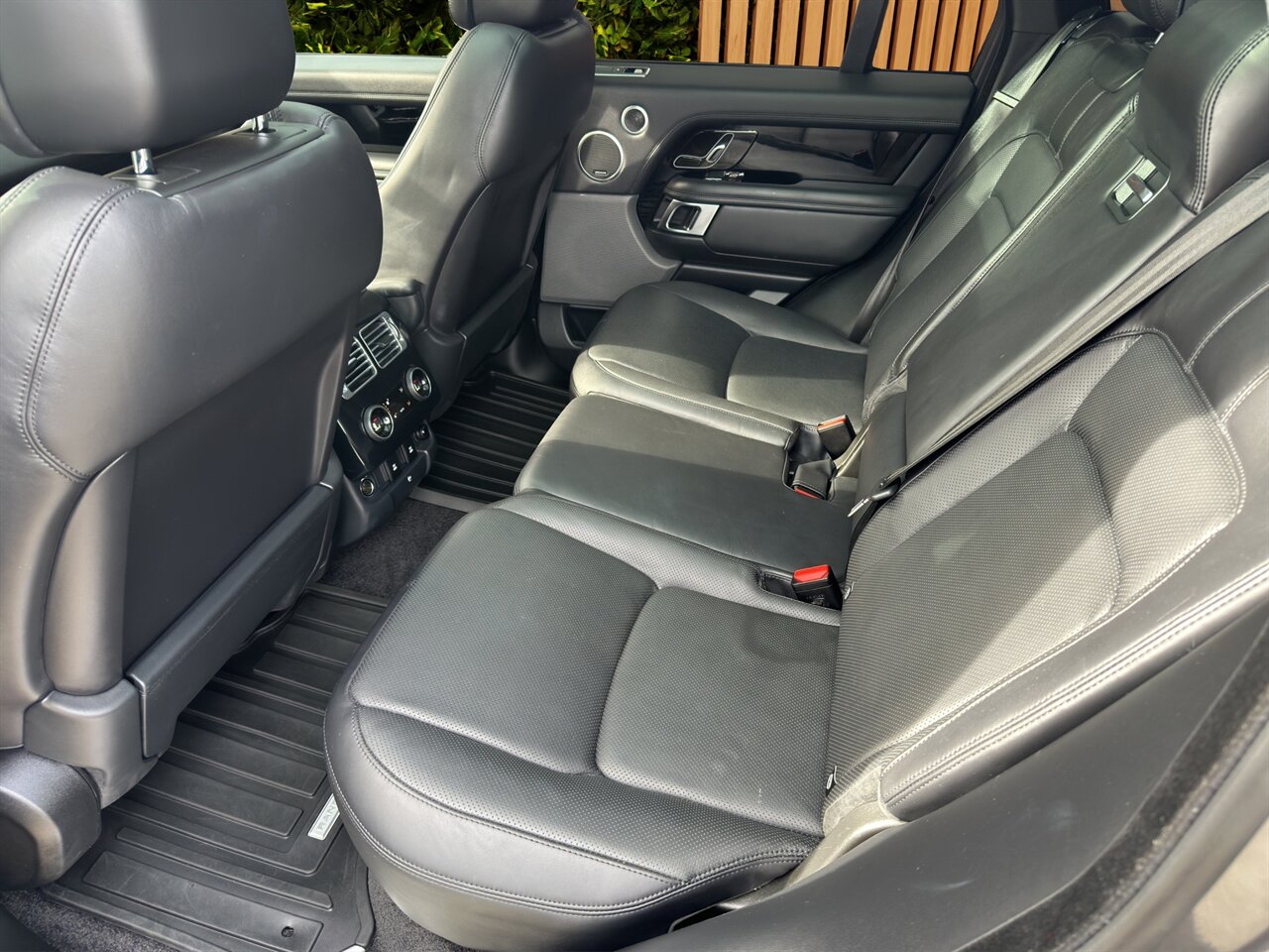 2019 Land Rover Range Rover Supercharged. 2 Owner, Clean Title, Clean Carfax, Amazing Shape! - Photo 5 - Post Falls, ID 83854