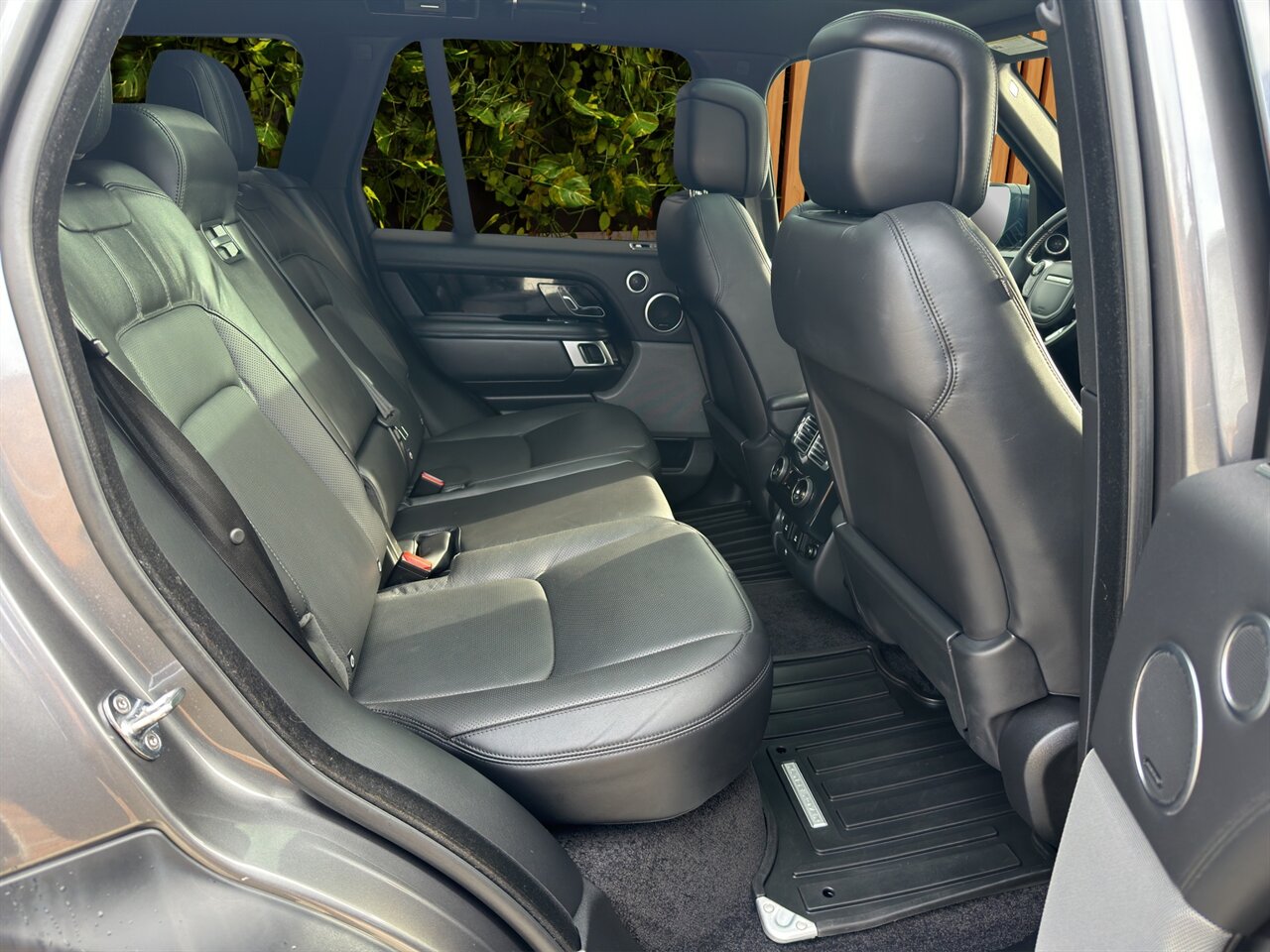 2019 Land Rover Range Rover Supercharged. 2 Owner, Clean Title, Clean Carfax, Amazing Shape! - Photo 6 - Post Falls, ID 83854