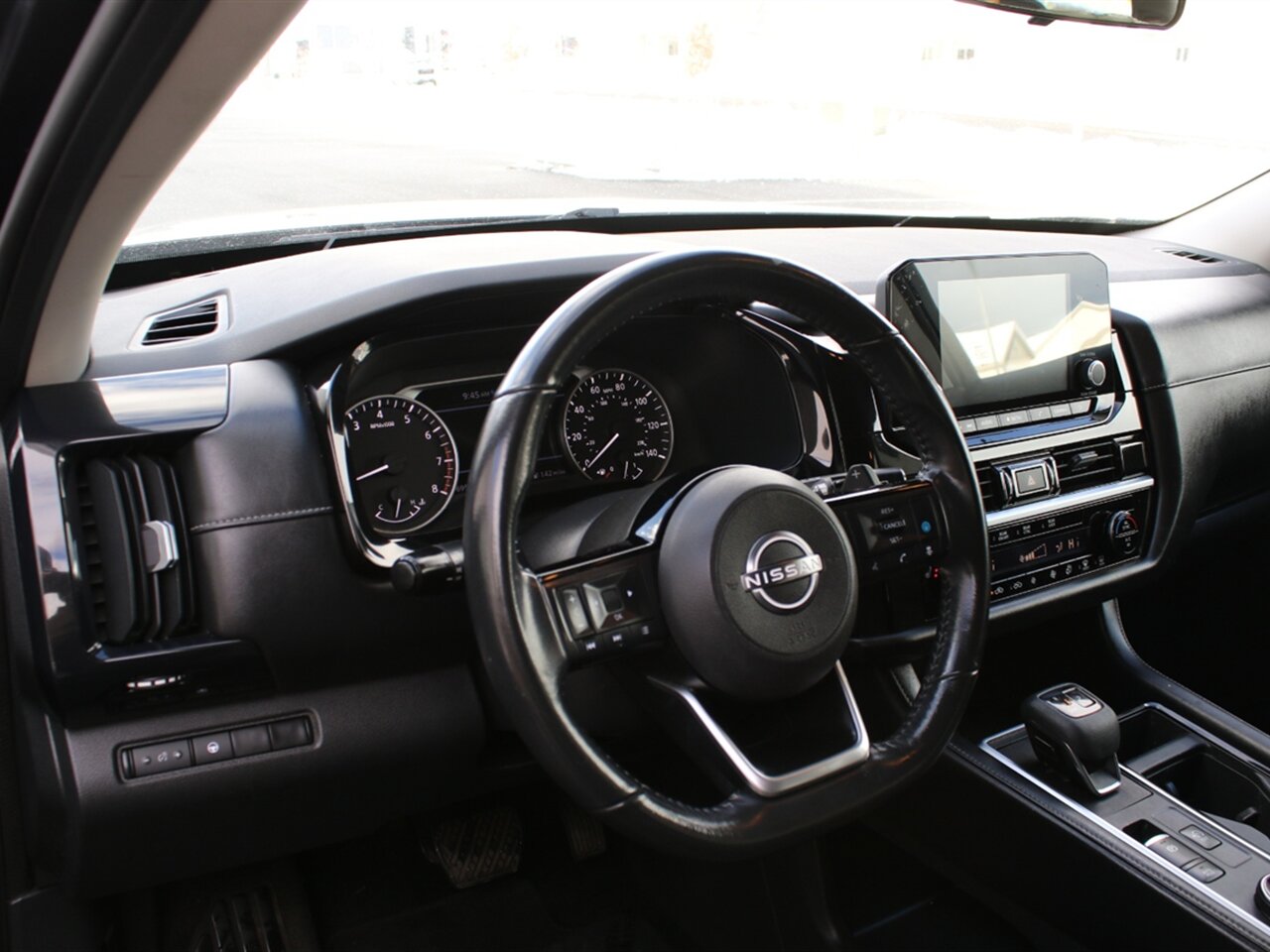 2022 Nissan Pathfinder SV Winter Package, AWD, with 3rd Row Seating! - Photo 5 - Post Falls, ID 83854