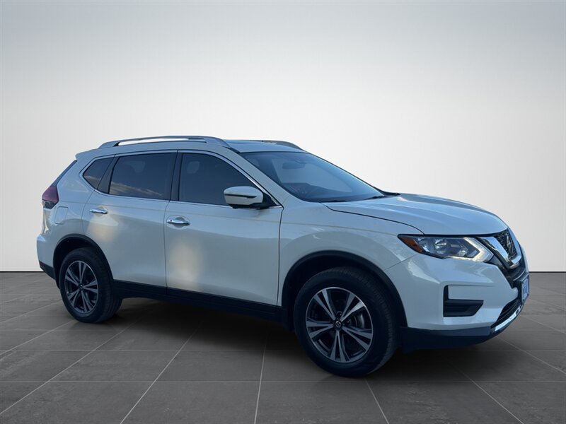 2019 Nissan Rogue SV's photo