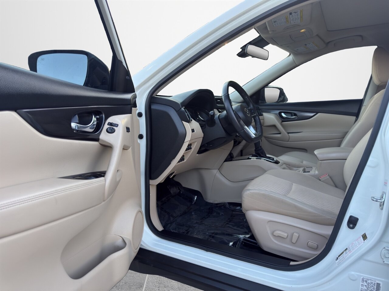 2019 Nissan Rogue SV.  Heated Steering Wheel/ Seats, AWD, Great Midsize SUV - Photo 6 - Post Falls, ID 83854