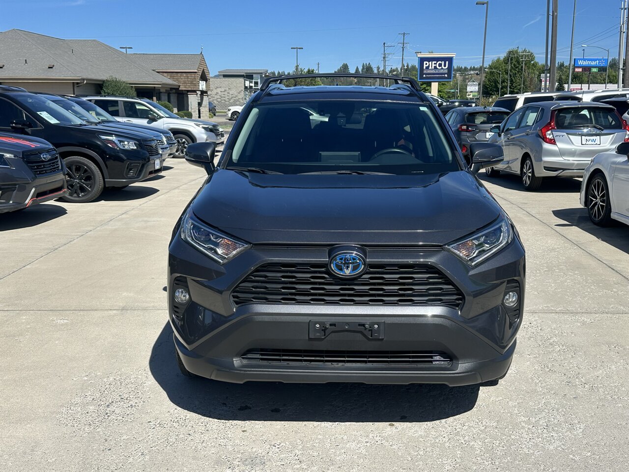 2020 Toyota RAV4 Hybrid XLE. Amazing MPG! 41MPG City, 40 Highway. Great, Clean Shape! - Photo 2 - Post Falls, ID 83854