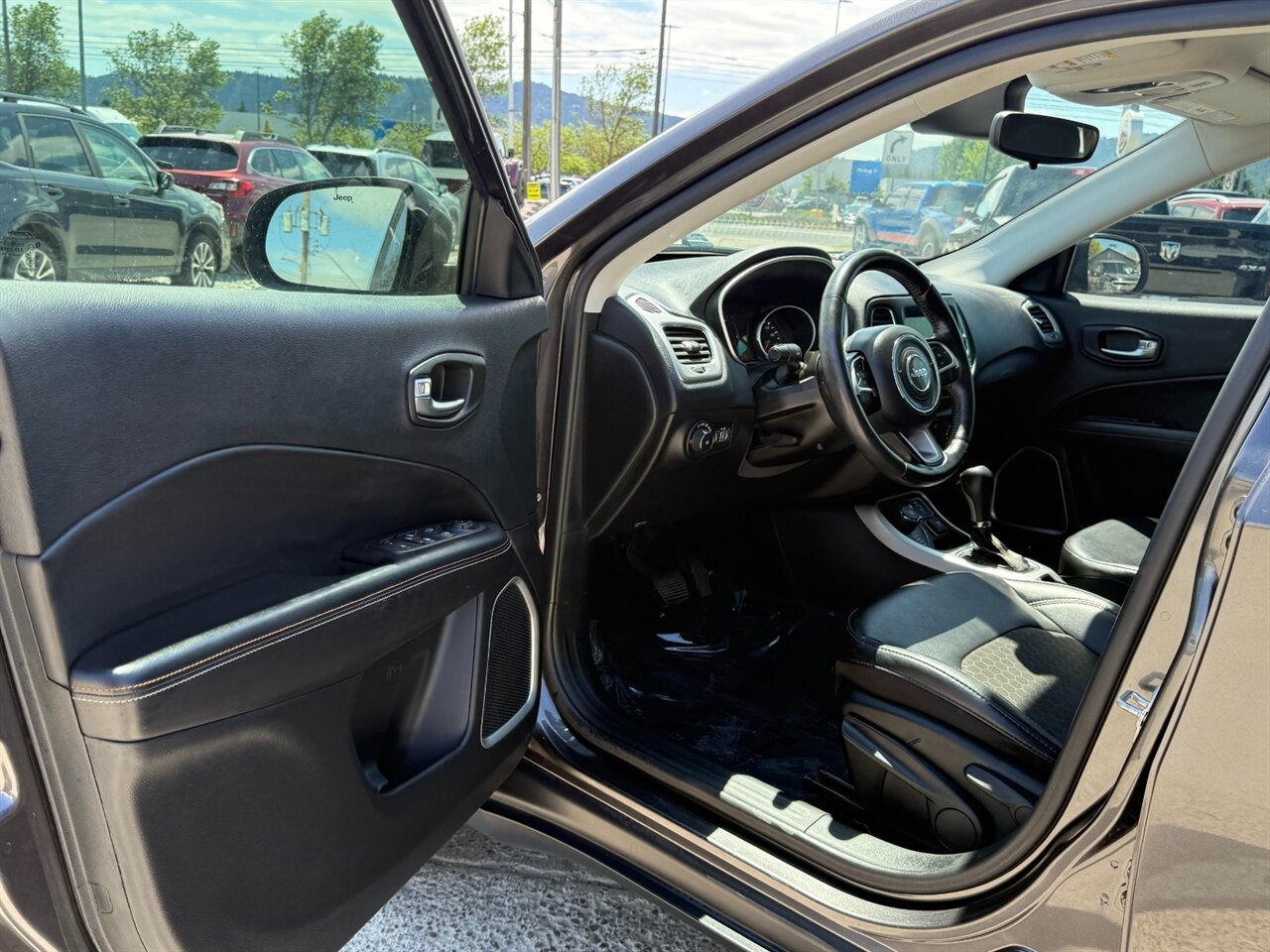 2020 Jeep Compass Latitude.  4x4. Low Miles. Nice Options! - Photo 6 - Post Falls, ID 83854