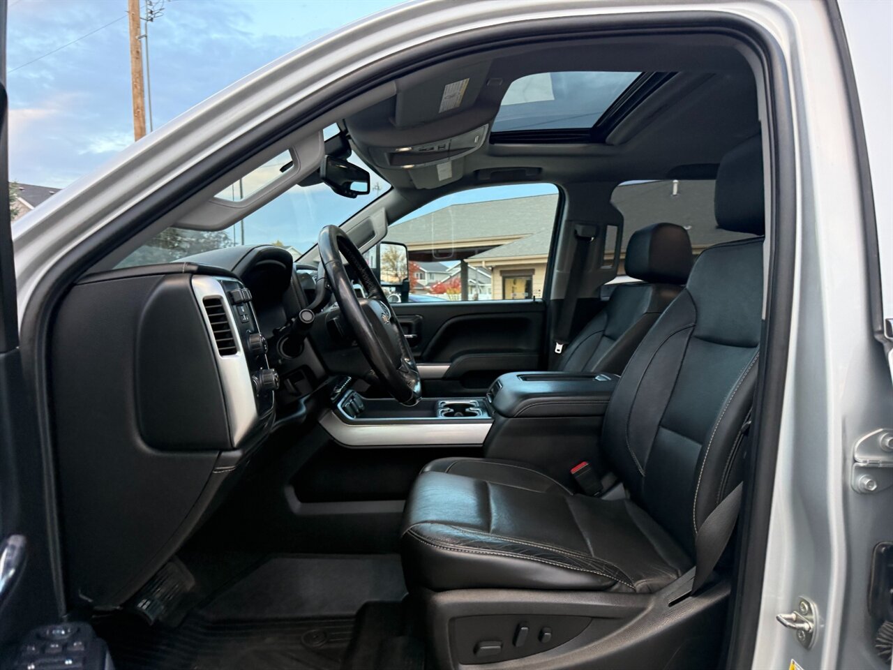 2019 Chevrolet Silverado 3500 LTZ.  4x4,  Duramax Diesel with Allison Transmission, Great Truck! - Photo 6 - Post Falls, ID 83854