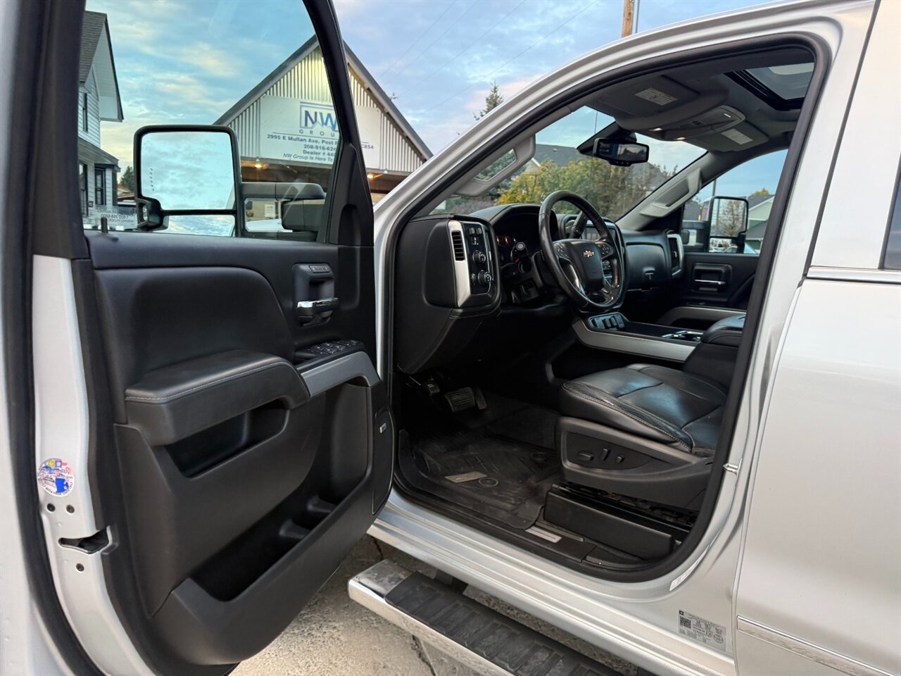 2019 Chevrolet Silverado 3500 LTZ.  4x4,  Duramax Diesel with Allison Transmission, Great Truck! - Photo 5 - Post Falls, ID 83854