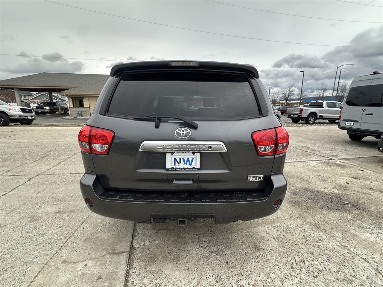 2017 Toyota Sequoia Platinum.  4x4, 79k miles, Alloy Wheels, DVD Player, Sunroof! - Photo 7 - Post Falls, ID 83854