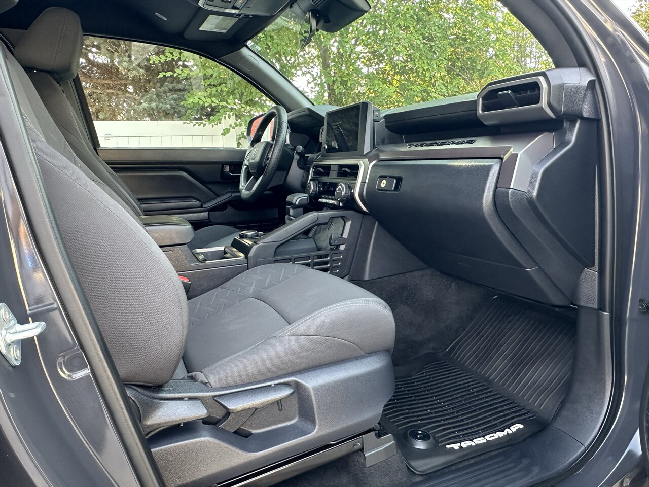 2024 Toyota Tacoma SR5 6.5 foot bed, ONLY 11k Miles, Crew Cab, Tow Capability, with LEER Canopy! - Photo 9 - Post Falls, ID 83854