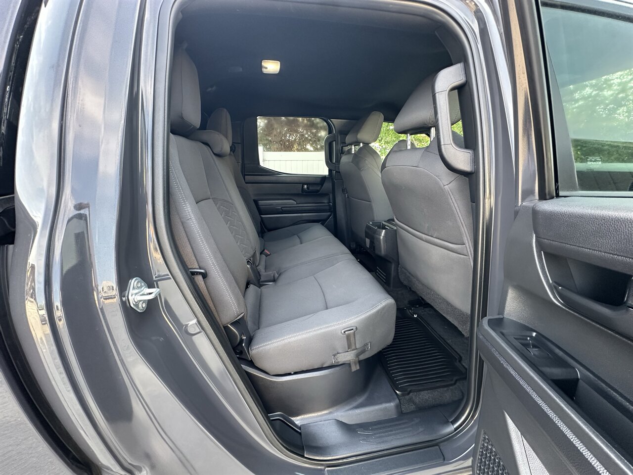 2024 Toyota Tacoma SR5 6.5 foot bed, ONLY 11k Miles, Crew Cab, Tow Capability, with LEER Canopy! - Photo 8 - Post Falls, ID 83854