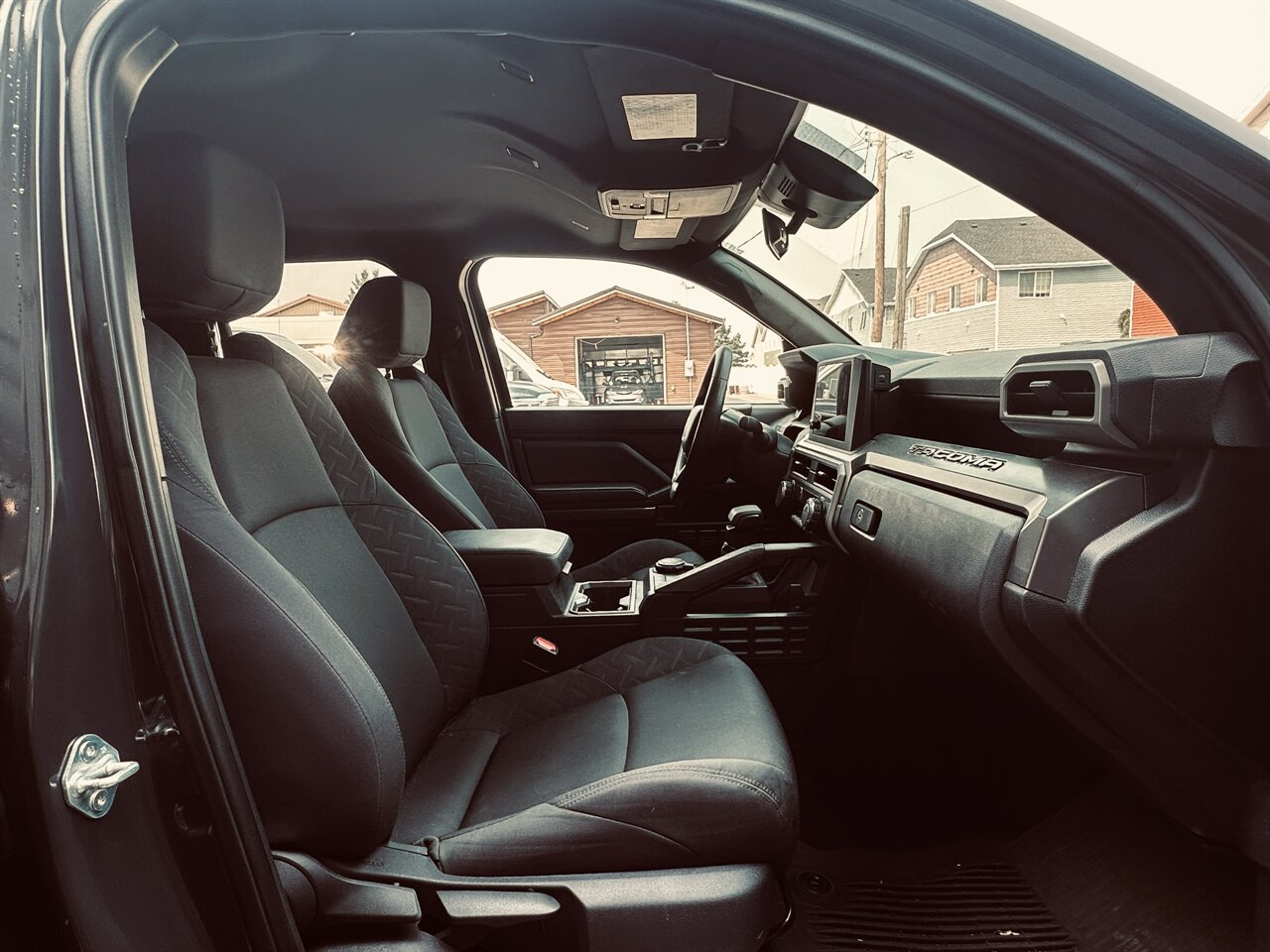 2024 Toyota Tacoma SR5 6.5 foot bed, ONLY 11k Miles, Crew Cab, Tow Capability, with LEER Canopy! - Photo 8 - Post Falls, ID 83854