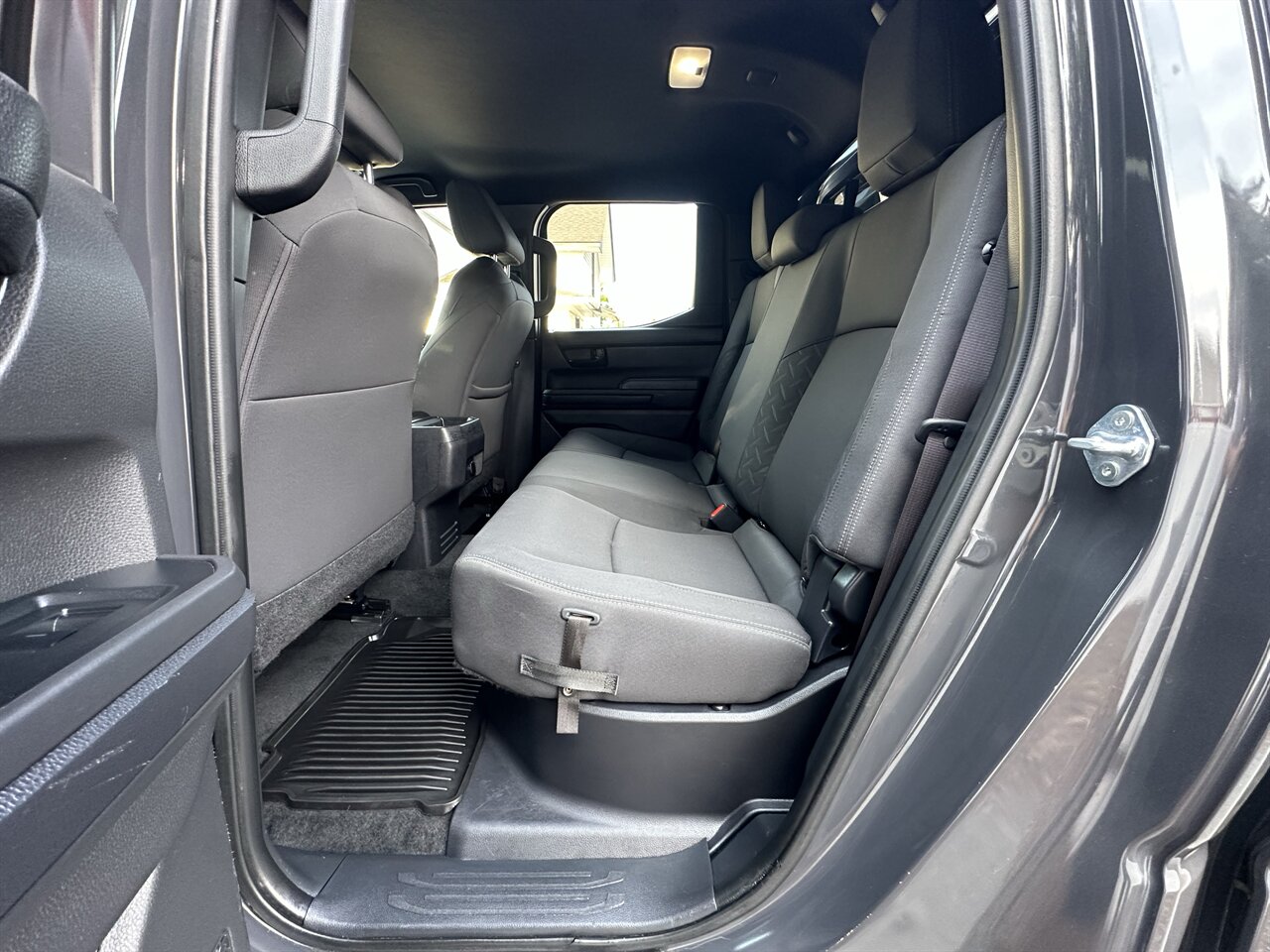 2024 Toyota Tacoma SR5 6.5 foot bed, ONLY 11k Miles, Crew Cab, Tow Capability, with LEER Canopy! - Photo 7 - Post Falls, ID 83854