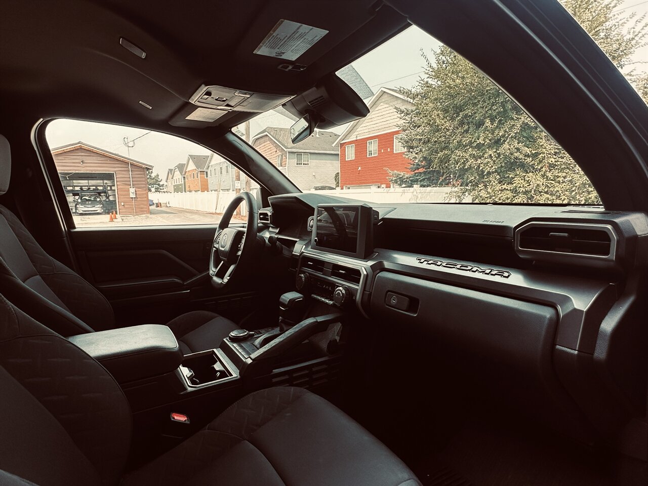 2024 Toyota Tacoma SR5 6.5 foot bed, ONLY 11k Miles, Crew Cab, Tow Capability, with LEER Canopy! - Photo 6 - Post Falls, ID 83854