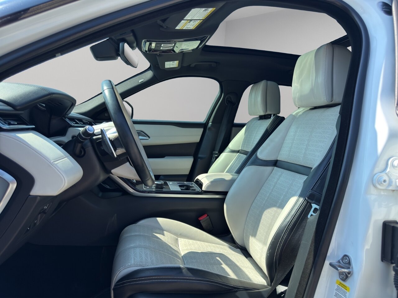 2018 Land Rover Range Rover Velar P380 R-Dynamic HSE Low Miles, AWD, Nice SUV! - Photo 9 - Post Falls, ID 83854