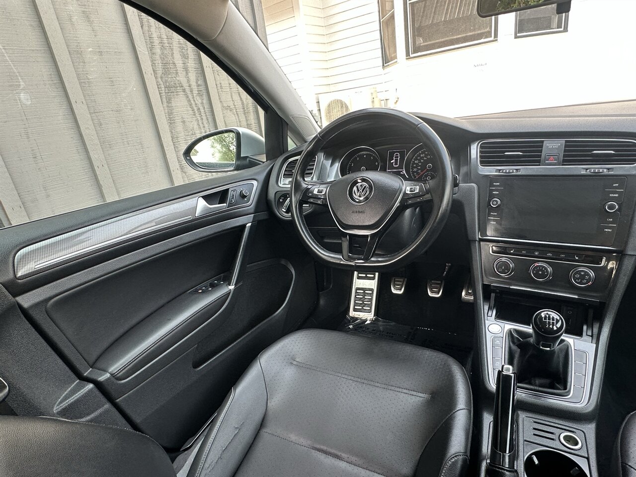 2018 Volkswagen Golf Alltrack TSI S 4Motion - 6 Speed Manual - All Wheel Drive - Back Up Cameras! - Photo 6 - Post Falls, ID 83854