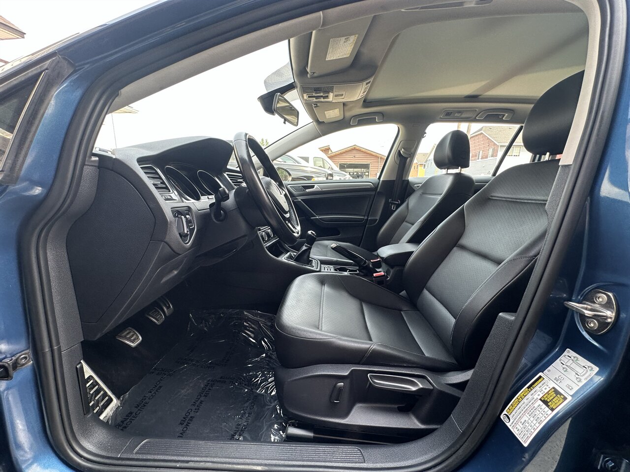 2018 Volkswagen Golf Alltrack TSI S 4Motion - 6 Speed Manual - All Wheel Drive - Back Up Cameras! - Photo 9 - Post Falls, ID 83854