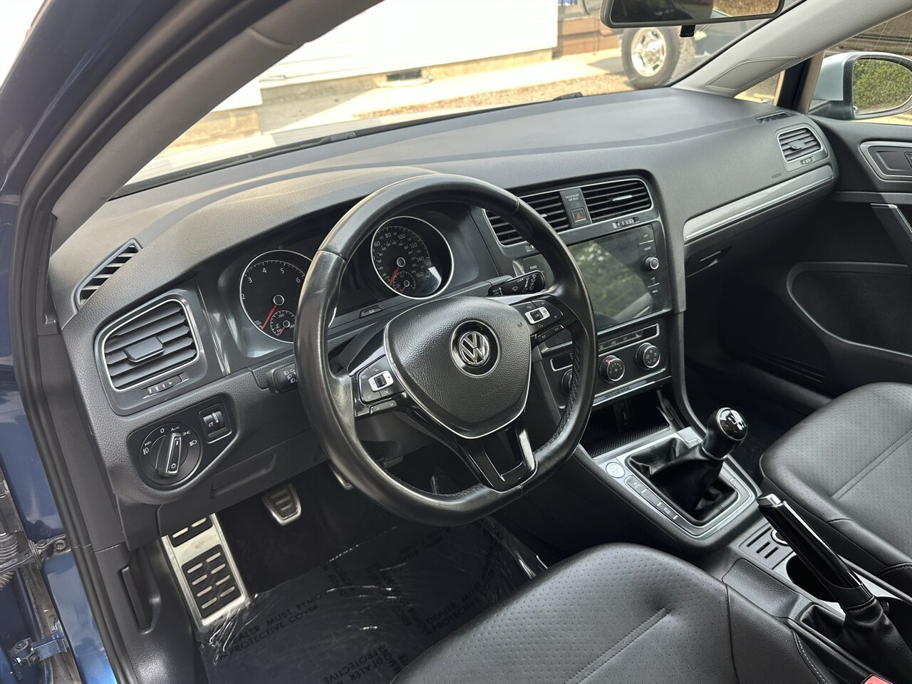 2018 Volkswagen Golf Alltrack TSI S 4Motion - 6 Speed Manual - All Wheel Drive - Back Up Cameras! - Photo 8 - Post Falls, ID 83854