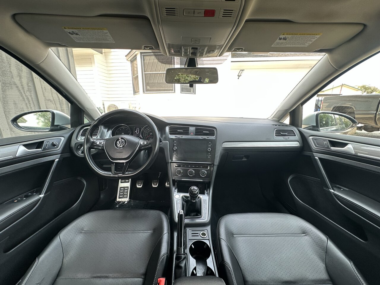 2018 Volkswagen Golf Alltrack TSI S 4Motion - 6 Speed Manual - All Wheel Drive - Back Up Cameras! - Photo 5 - Post Falls, ID 83854