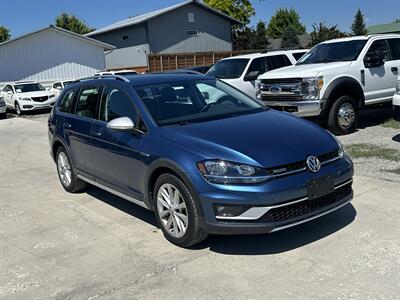 2018 Volkswagen Golf Alltrack TSI SE 4Motion  - 6 Speed Manual - All Wheel Drive - Back Up Cameras! Wagon