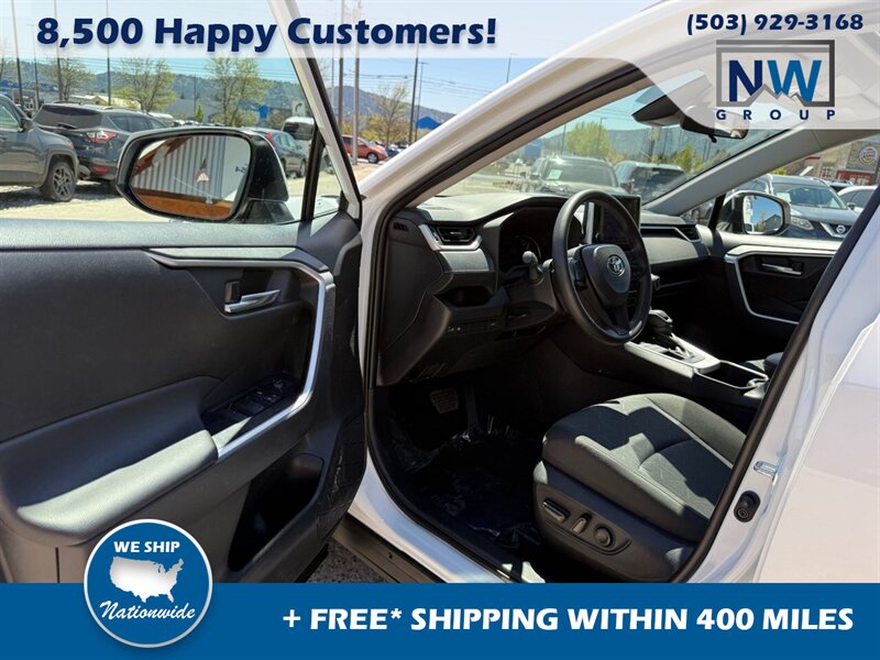 2024 Toyota RAV4 XLE.  AWD, Low Miles, Alloy Wheels, Sunroof, Amazing Shape! - Photo 4 - Post Falls, ID 83854
