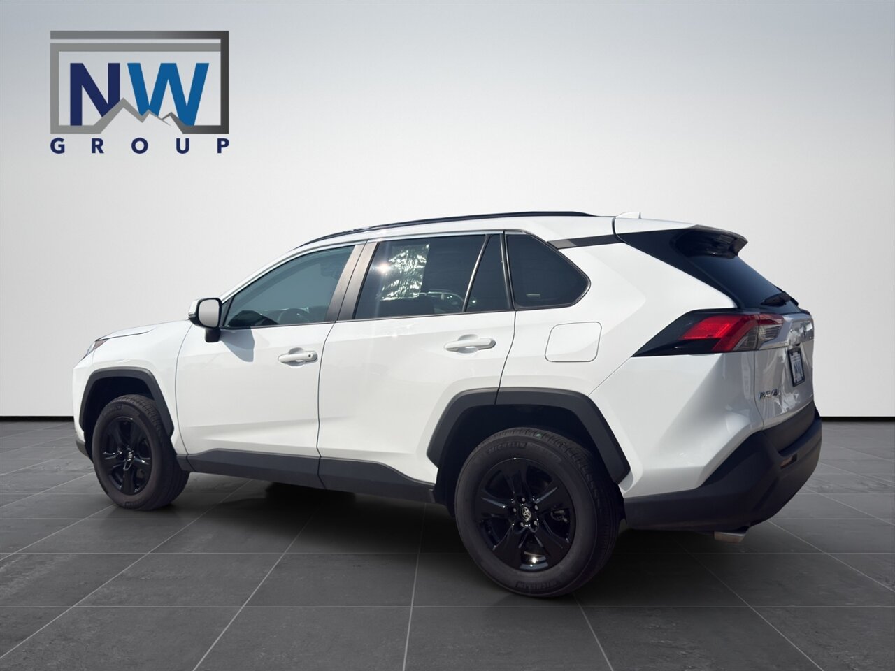 2024 Toyota RAV4 XLE.  AWD, Low Miles, Alloy Wheels, Sunroof, Amazing Shape! - Photo 4 - Post Falls, ID 83854