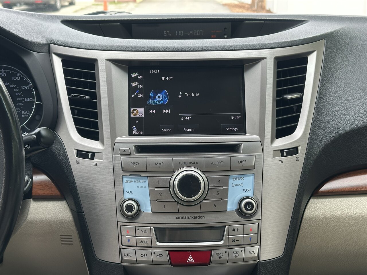 2014 Subaru Outback 3.6R Limited. 106k miles, AWD, Leather, Amazing Car! - Photo 5 - Post Falls, ID 83854