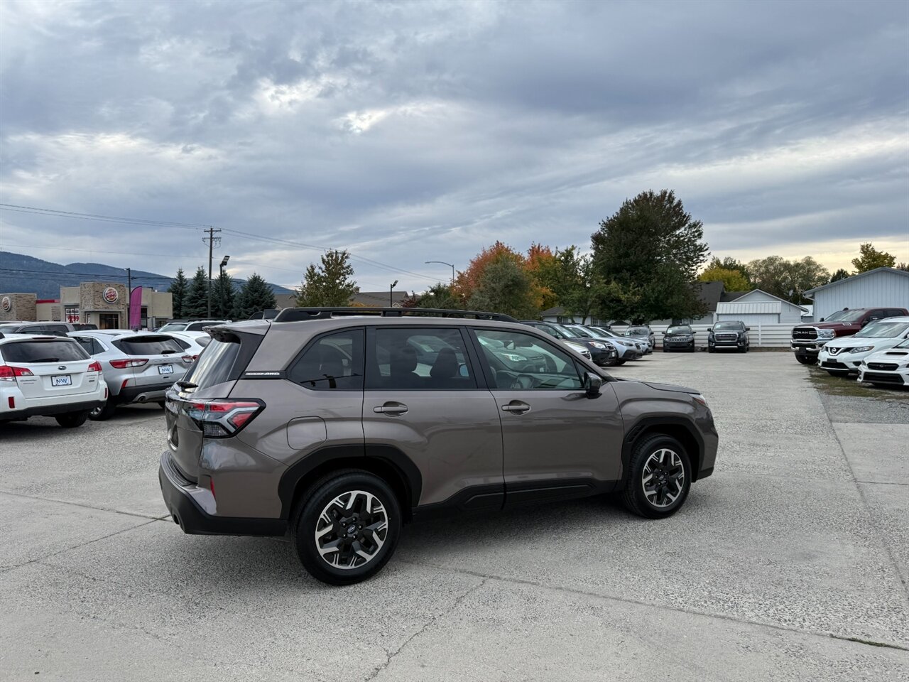 2025 Subaru Forester Premium -Only 500 miles! - Photo 9 - Post Falls, ID 83854