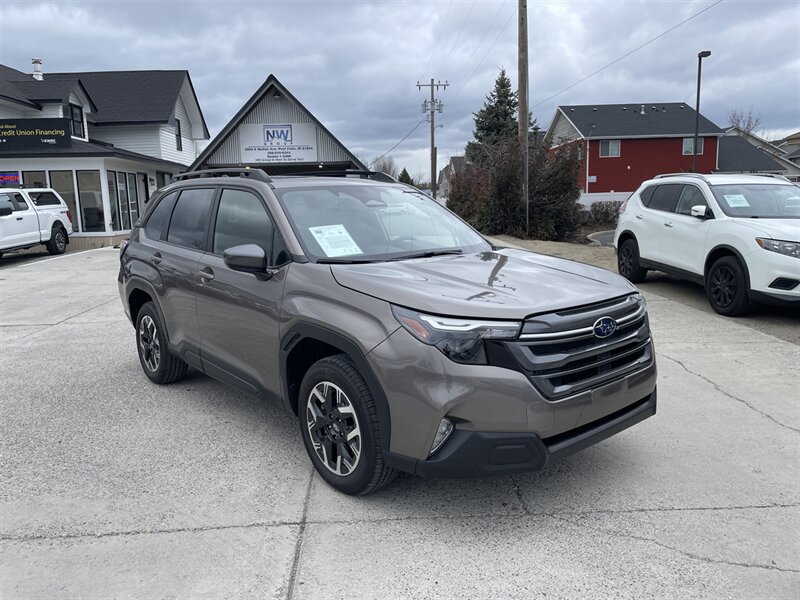 2025 Subaru Forester Premium  ORORIGINAL 500 Miles, Very Spacious Interior with Updated Media Console!