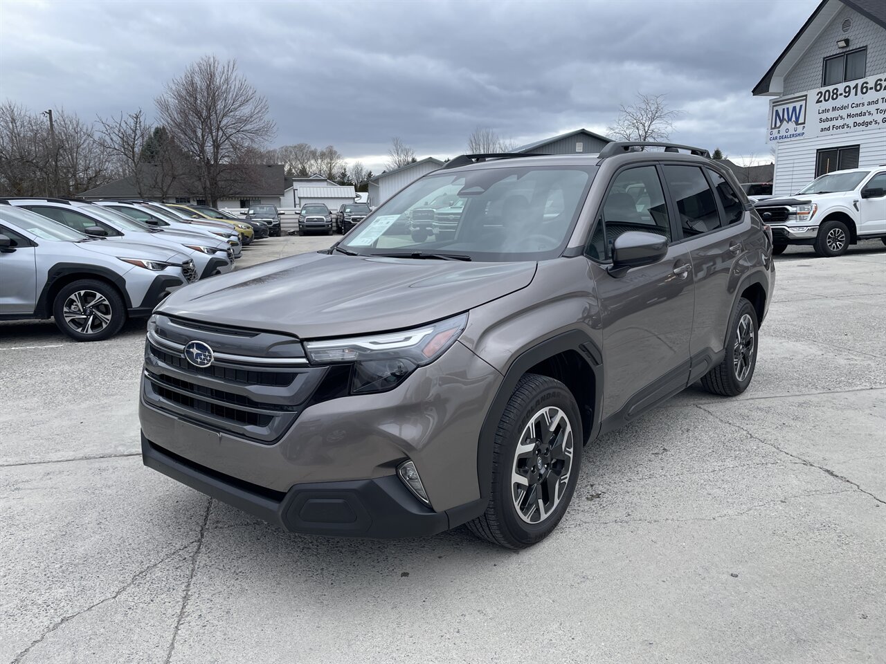 2025 Subaru Forester Premium ORORIGINAL 500 Miles, Very Spacious Interior with Updated Media Console! - Photo 3 - Post Falls, ID 83854