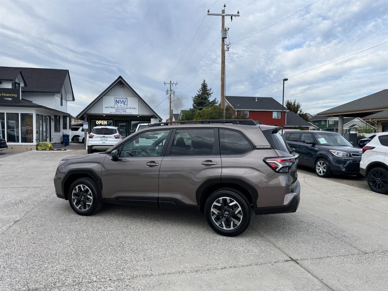 2025 Subaru Forester Premium -Only 500 miles! - Photo 5 - Post Falls, ID 83854