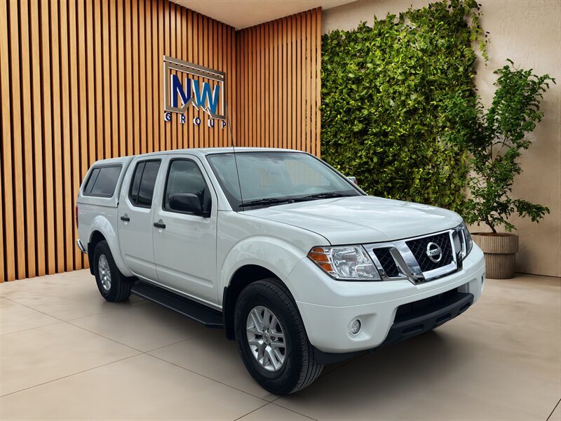 2019 Nissan Frontier SV  ONLY 19k miles!! 4x4. Color-Match Canopy!