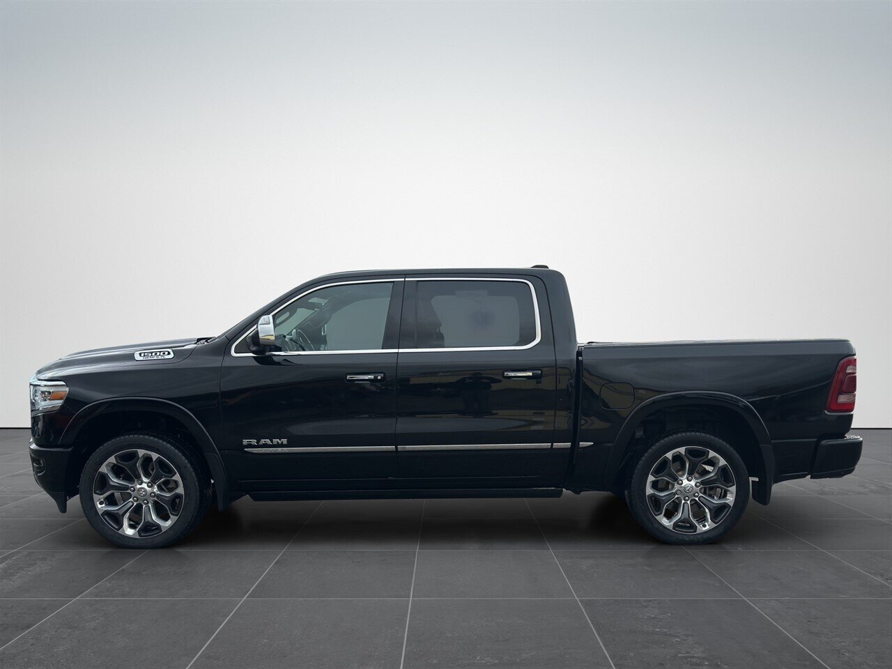 2019 RAM 1500 Limited New Tires, Great Shape, Smooth Running Truck, Air Suspension! - Photo 7 - Post Falls, ID 83854