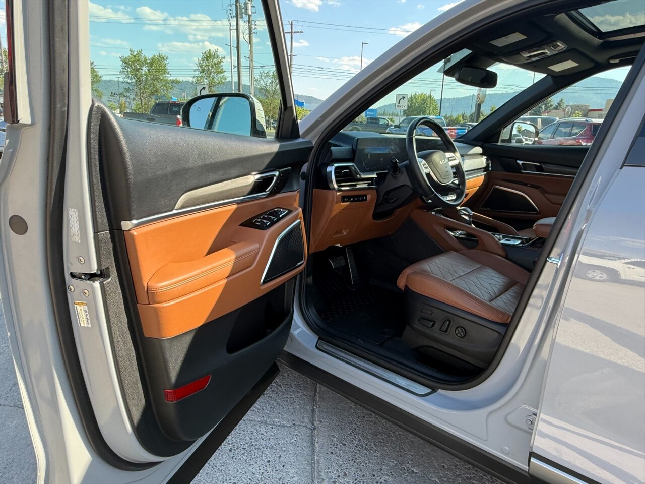 2023 Kia Telluride SX X-Pro 3 Rows of Seating, AWD, Fully Loaded! Great SUV! - Photo 7 - Post Falls, ID 83854