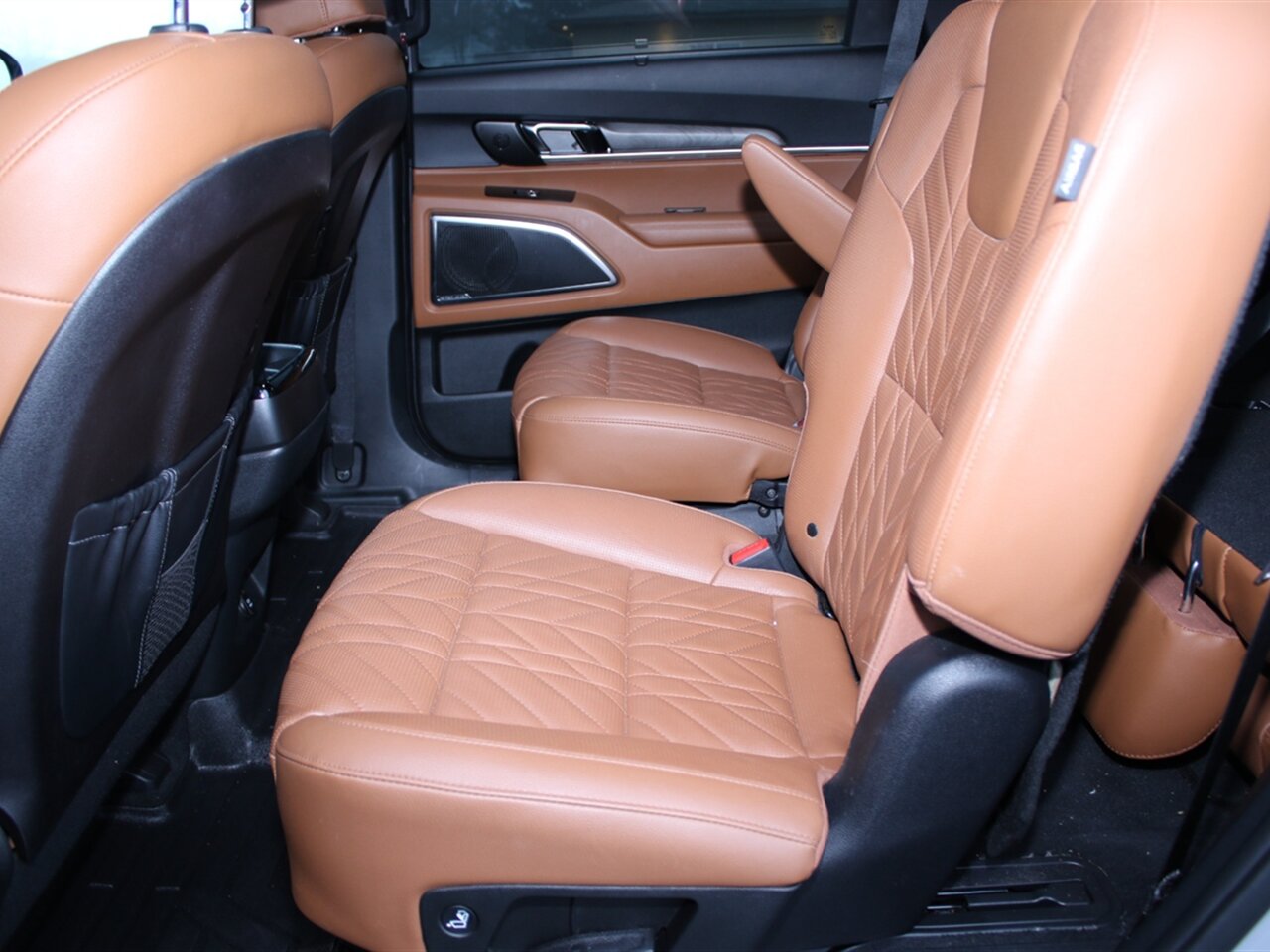 2023 Kia Telluride SX X-Pro. 3 Rows of Seating, AWD, Fully Loaded! Great SUV! - Photo 9 - Post Falls, ID 83854