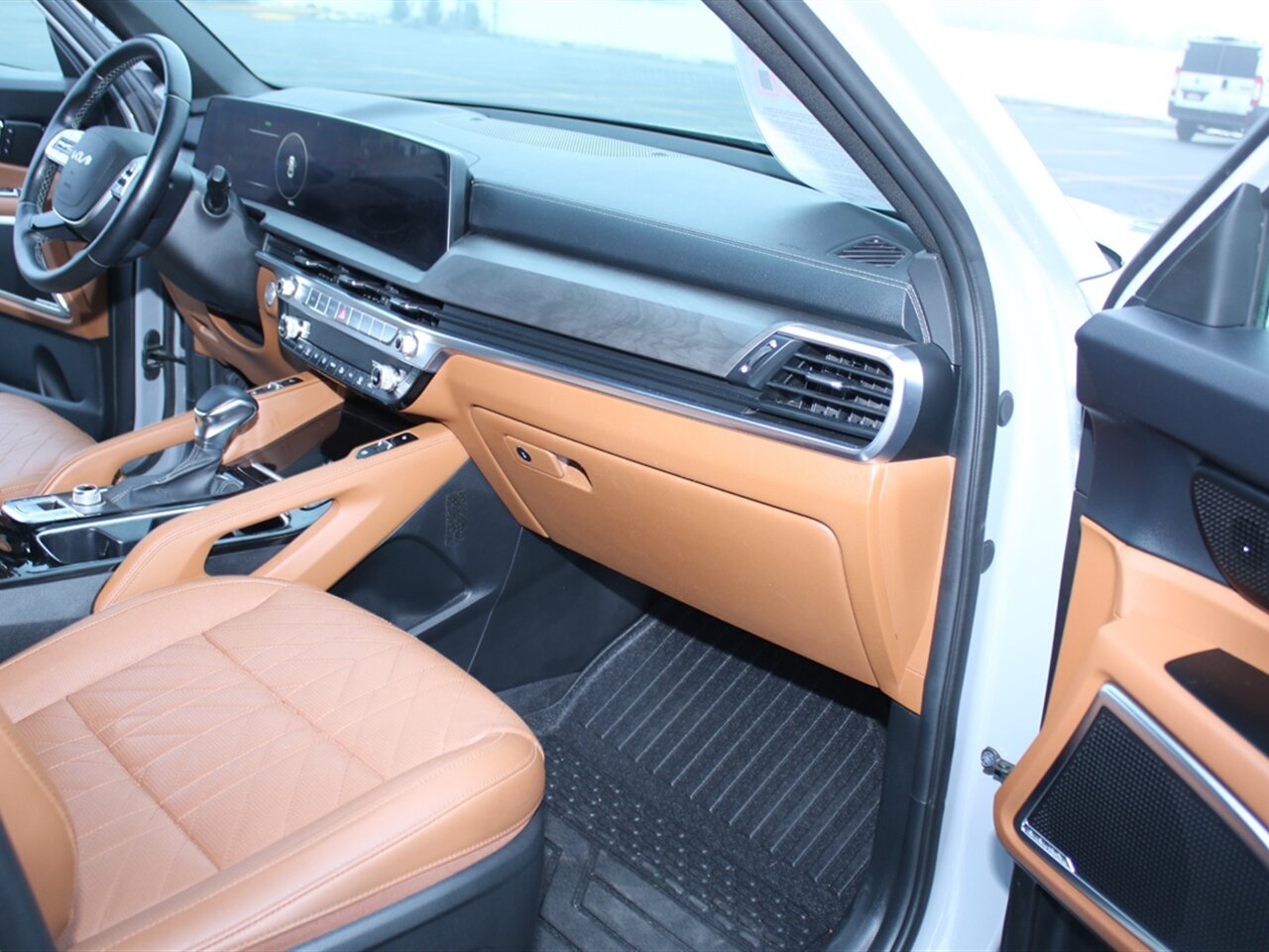 2023 Kia Telluride SX X-Pro. 3 Rows of Seating, AWD, Fully Loaded! Great SUV! - Photo 8 - Post Falls, ID 83854