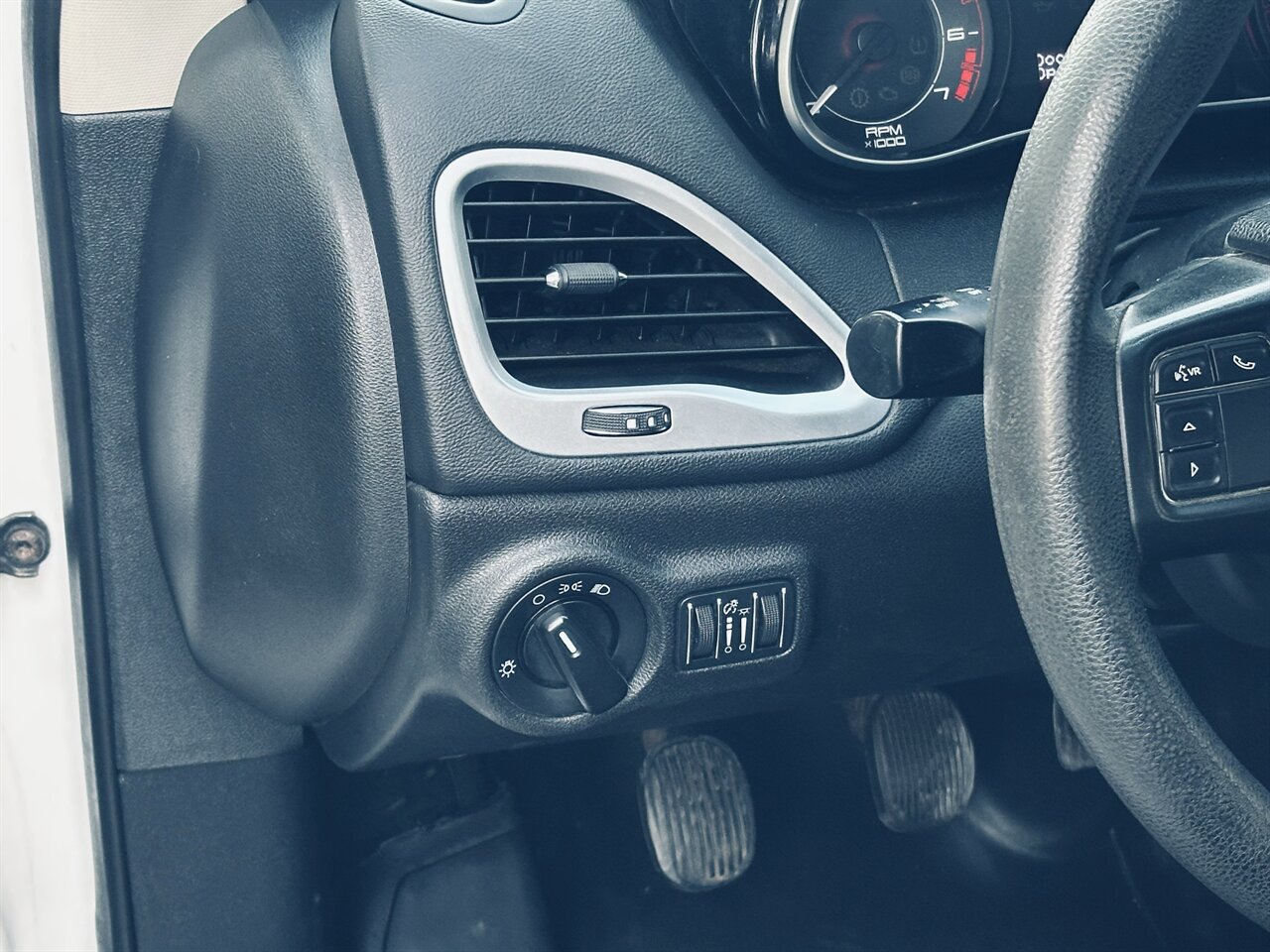 2013 Dodge Dart SXT - Photo 6 - Post Falls, ID 83854