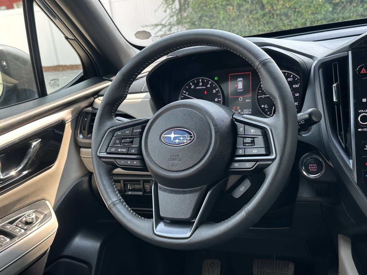 2025 Subaru Forester Limited 14k miles, AWD, Leather, Panoramic Sunroof, All the Bells and Whistles! - Photo 9 - Post Falls, ID 83854