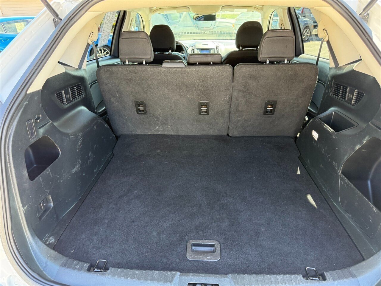 2019 Ford Edge SE.  Amazing Shape! Runs and Drives Amazing! Serviced Recently! New Brakes/Rotors! - Photo 10 - Post Falls, ID 83854