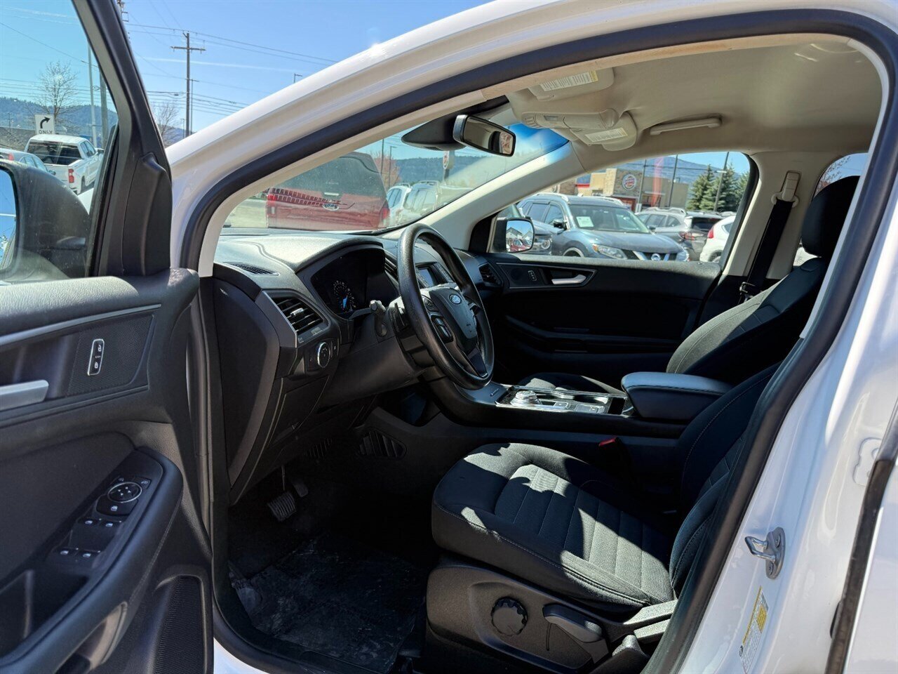 2019 Ford Edge SE.  Amazing Shape! Runs and Drives Amazing! Serviced Recently! New Brakes/Rotors! - Photo 4 - Post Falls, ID 83854