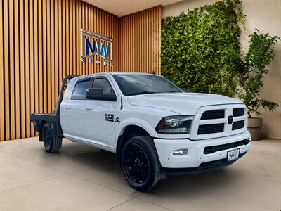 2017 RAM 3500 Laramie.  Mega Cab! Flatbed, 4x4, Aisin Transmission, Only 99k miles Truck