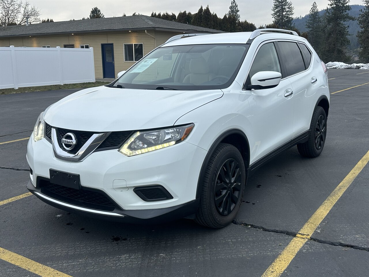 2016 Nissan Rogue S 63k miles, Just serviced, Very Nice car! - Photo 3 - Post Falls, ID 83854