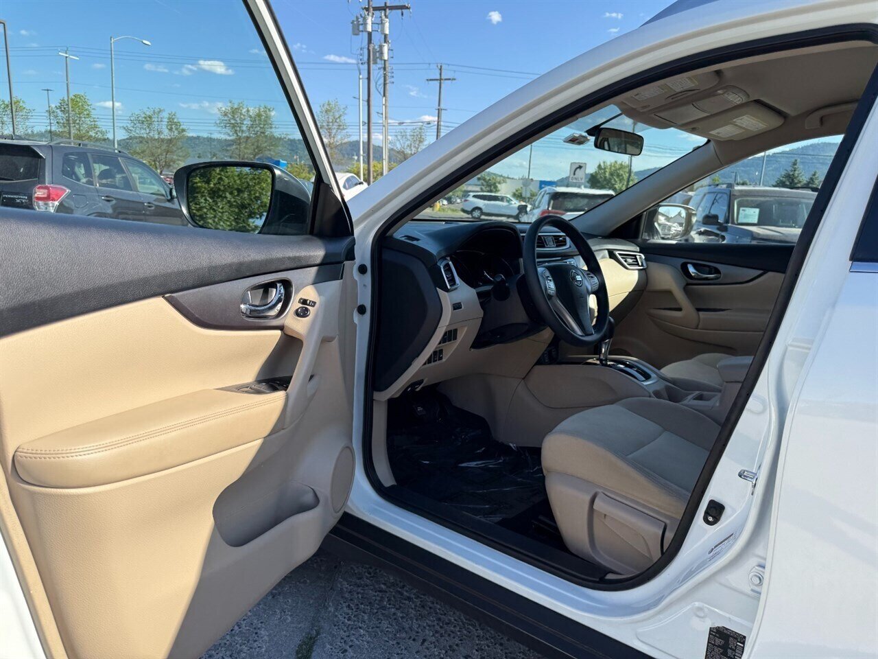 2016 Nissan Rogue S.  63k miles, Just serviced, Very Nice car! - Photo 4 - Post Falls, ID 83854