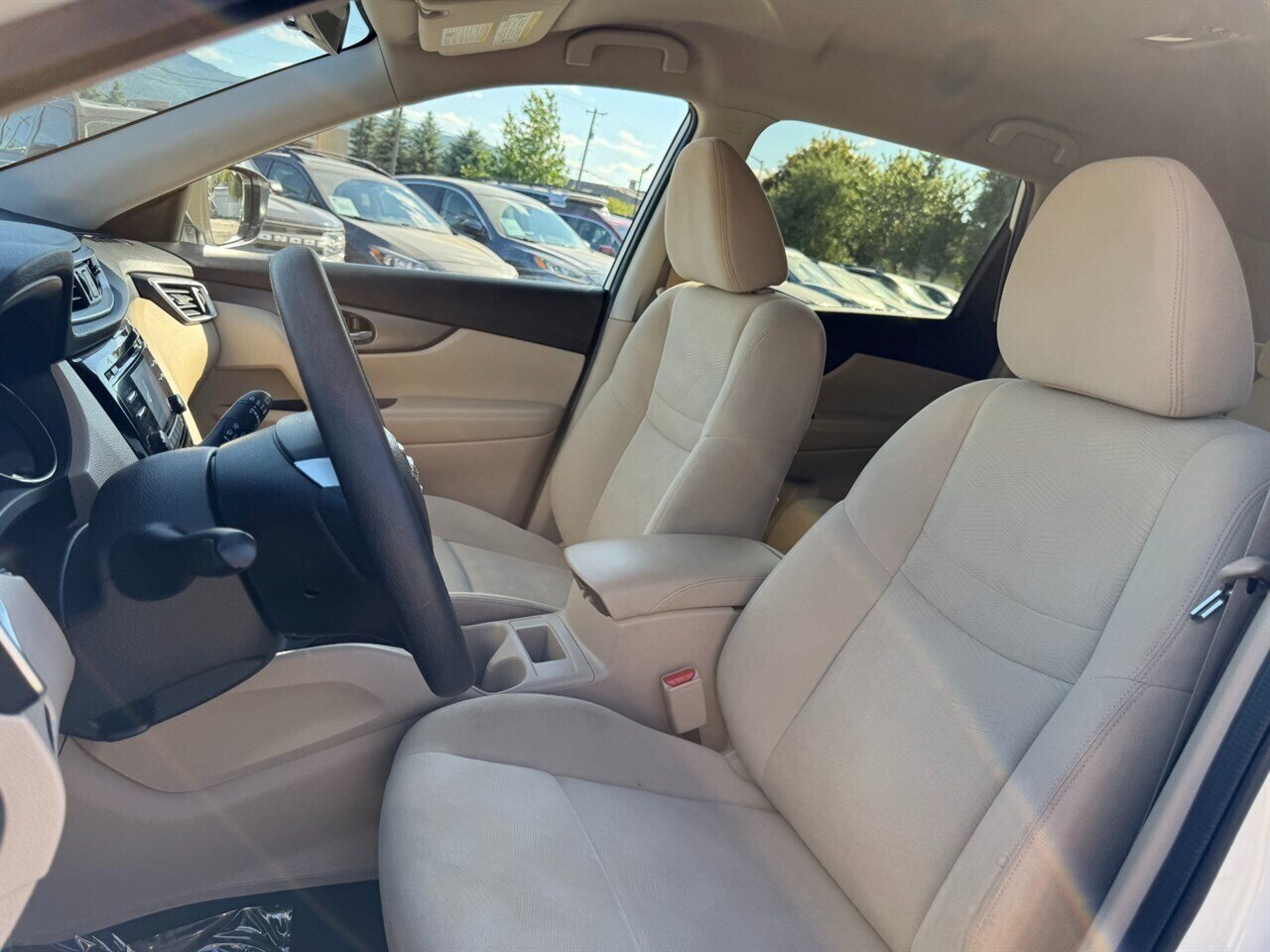 2016 Nissan Rogue S.  63k miles, Just serviced, Very Nice car! - Photo 10 - Post Falls, ID 83854