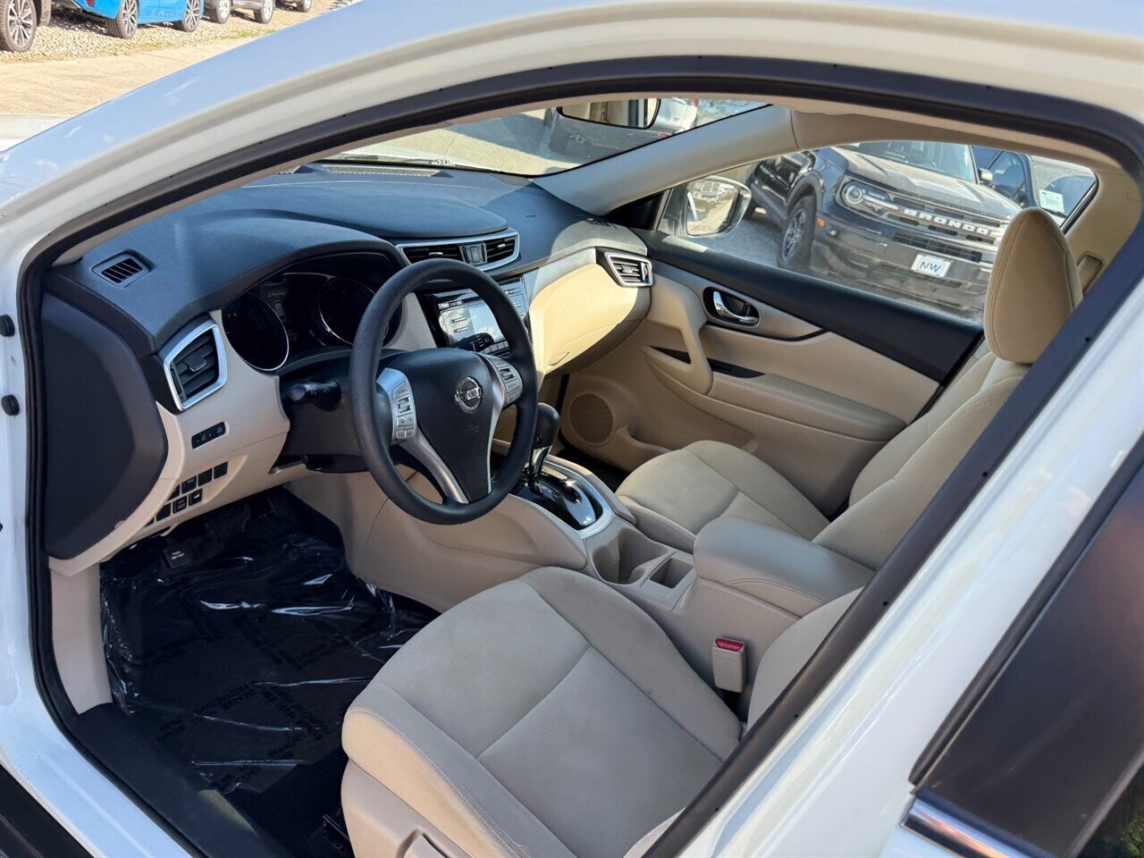 2016 Nissan Rogue S.  63k miles, Just serviced, Very Nice car! - Photo 6 - Post Falls, ID 83854