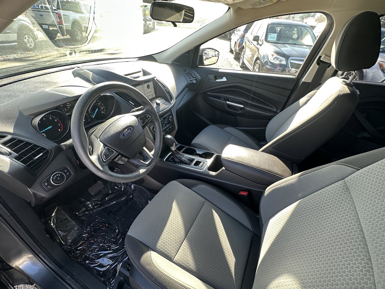 2017 Ford Escape SE  Versatile,  Efficient, Well Maintained! - Photo 2 - Post Falls, ID 83854